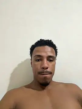Snapshot of LorenzoBlack27 chatting on 05/17/26, 03:15 LorenzoBlack27 online show from 05/17/26, 03:15