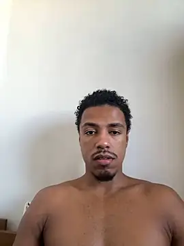 Snapshot of LorenzoBlack27 chatting on 05/30/26, 02:14 LorenzoBlack27 online show from 05/30/26, 02:14