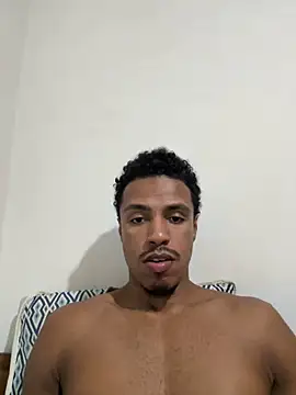 Snapshot of LorenzoBlack27 chatting on 05/31/26, 02:42 LorenzoBlack27 online show from 05/31/26, 02:42