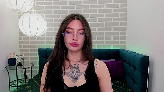 Snapshot of IvyDainty chatting on 05/27/26, 01:35 IvyDainty online show from 05/27/26, 01:35