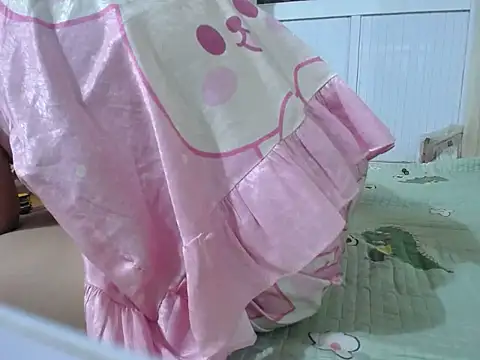 Snapshot of -Mimiu- chatting on 04/06/26, 04:46 -Mimiu- online show from 04/06/26, 04:46