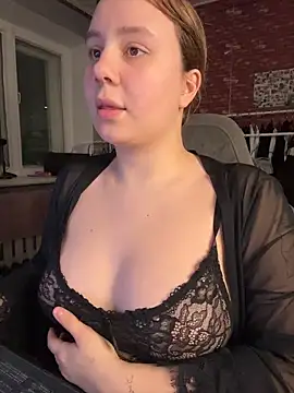 Snapshot of AnnaSeint chatting on 02/17/26, 05:19 AnnaSeint online show from 02/17/26, 05:19