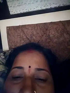 Snapshot of Reena_lodha chatting on 02/13/26, 12:39 Reena lodha online show from 02/13/26, 12:39