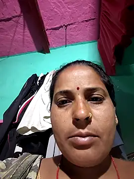 Snapshot of Reena_lodha chatting on 03/18/26, 11:52 Reena lodha online show from 03/18/26, 11:52