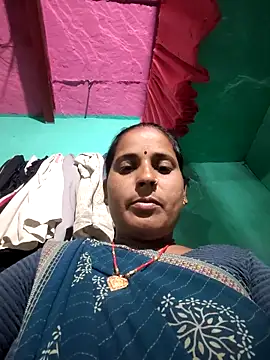 Snapshot of Reena_lodha chatting on 03/19/26, 04:00 Reena lodha online show from 03/19/26, 04:00