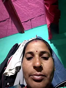 Snapshot of Reena_lodha chatting on 03/23/26, 09:30 Reena lodha online show from 03/23/26, 09:30