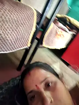 Snapshot of Reena_lodha chatting on 04/13/26, 09:37 Reena lodha online show from 04/13/26, 09:37