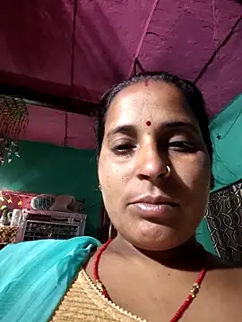 Snapshot of Reena_lodha chatting on 04/15/26, 10:00 Reena lodha online show from 04/15/26, 10:00