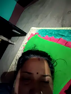 Snapshot of Reena_lodha chatting on 04/16/26, 11:07 Reena lodha online show from 04/16/26, 11:07