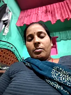 Snapshot of Reena_lodha chatting on 04/18/26, 04:00 Reena lodha online show from 04/18/26, 04:00