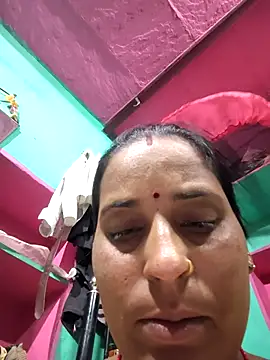 Snapshot of Reena_lodha chatting on 04/24/26, 04:09 Reena lodha online show from 04/24/26, 04:09