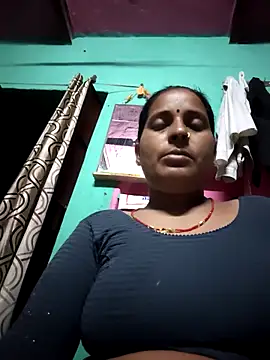 Snapshot of Reena_lodha chatting on 04/27/26, 11:14 Reena lodha online show from 04/27/26, 11:14