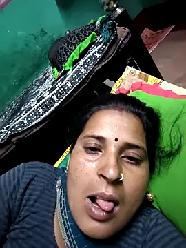 Snapshot of Reena_lodha chatting on 05/01/26, 03:38 Reena lodha online show from 05/01/26, 03:38