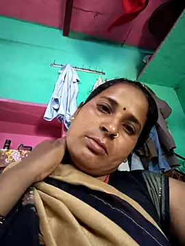 Snapshot of Reena_lodha chatting on 05/11/26, 08:42 Reena lodha online show from 05/11/26, 08:42