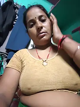 Snapshot of Reena_lodha chatting on 05/19/26, 11:00 Reena lodha online show from 05/19/26, 11:00