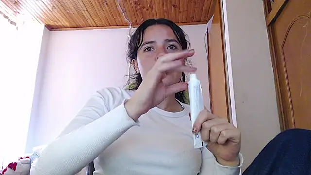 Snapshot of Shanel_Lozano chatting on 02/25/26, 05:22 Shanel Lozano online show from 02/25/26, 05:22