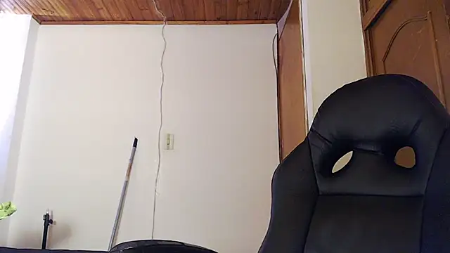 Snapshot of Shanel_Lozano chatting on 04/16/26, 05:47 Shanel Lozano online show from 04/16/26, 05:47