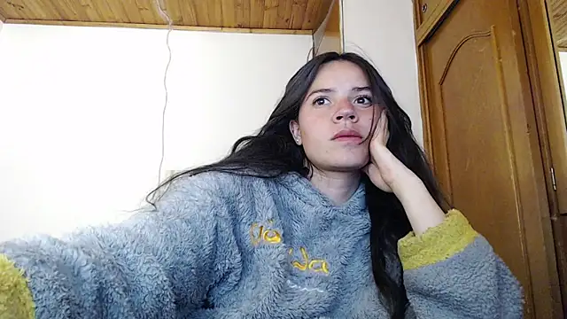 Snapshot of Shanel_Lozano chatting on 05/11/26, 02:39 Shanel Lozano online show from 05/11/26, 02:39