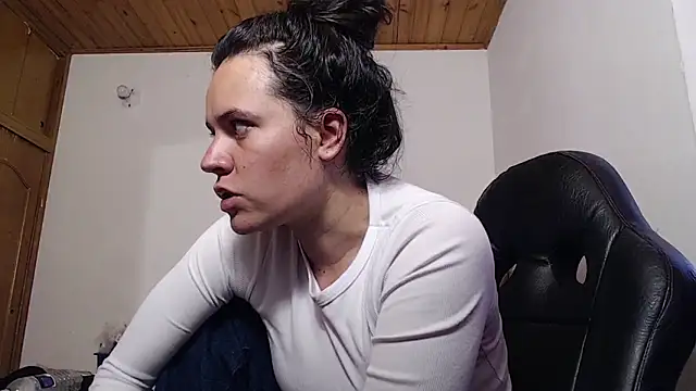 Snapshot of Shanel_Lozano chatting on 05/25/26, 04:13 Shanel Lozano online show from 05/25/26, 04:13