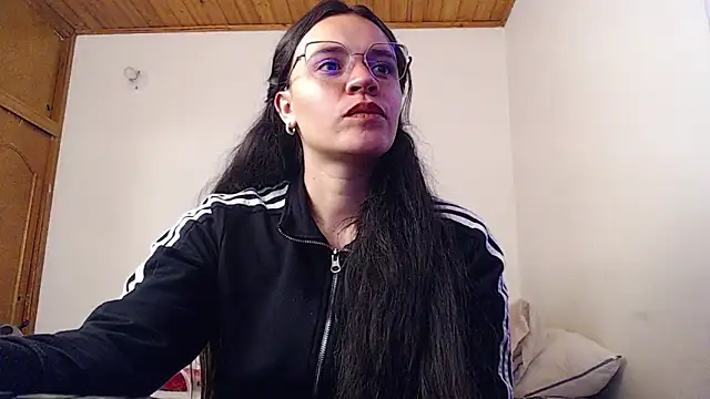 Snapshot of Shanel_Lozano chatting on 06/04/26, 05:30 Shanel Lozano online show from 06/04/26, 05:30