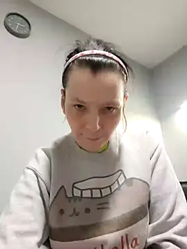 Snapshot of roksa2026 chatting on 02/01/26, 01:31 roksa2026 online show from 02/01/26, 01:31