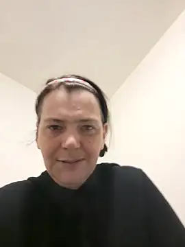 Snapshot of roksa2026 chatting on 04/02/26, 06:44 roksa2026 online show from 04/02/26, 06:44