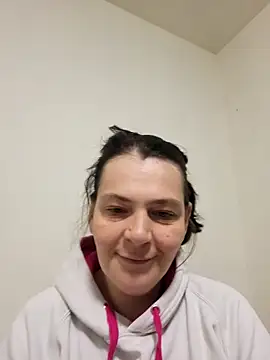 Snapshot of roksa2026 chatting on 05/02/26, 06:18 roksa2026 online show from 05/02/26, 06:18