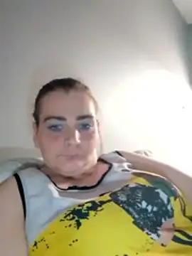 Snapshot of roksa2026 chatting on 06/12/26, 06:07 roksa2026 online show from 06/12/26, 06:07
