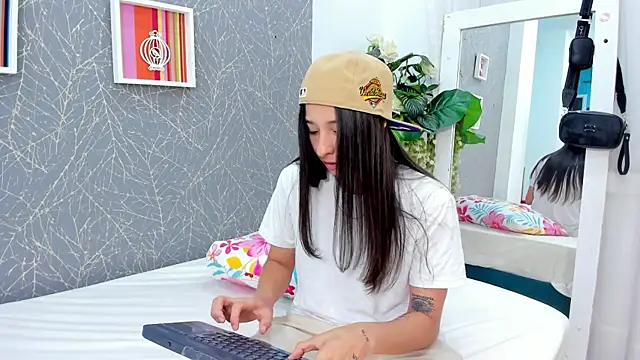 ViictoriiaSaenz online show from 05/08/26, 04:07