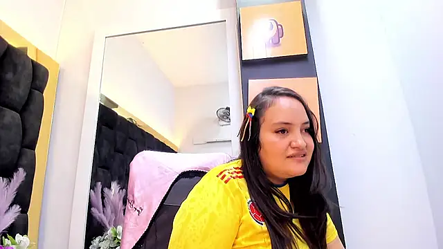 MiaRouss69 online show from 06/20/26, 02:58