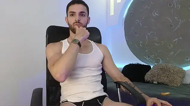 Snapshot of Apolo_lux1 chatting on 02/11/26, 08:47 Apolo lux1 online show from 02/11/26, 08:47