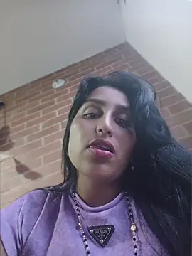 Snapshot of LunaRouuse_ chatting on 06/03/26, 10:59 LunaRouuse online show from 06/03/26, 10:59