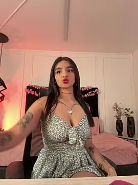 Snapshot of Abriil_cutee chatting on 04/08/26, 02:06 Abriil cutee online show from 04/08/26, 02:06