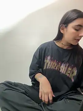 Snapshot of Abriil_cutee chatting on 04/10/26, 04:01 Abriil cutee online show from 04/10/26, 04:01