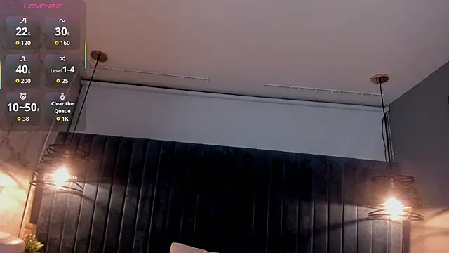 Snapshot of lizz_lunna chatting on 01/17/26, 01:43 lizz lunna online show from 01/17/26, 01:43
