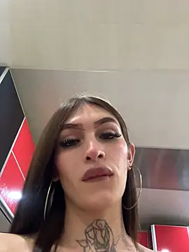 Snapshot of lizz_lunna chatting on 04/19/26, 08:35 lizz lunna online show from 04/19/26, 08:35
