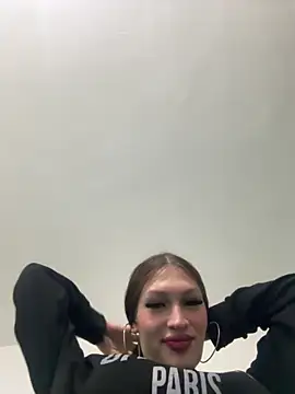 Snapshot of lizz_lunna chatting on 04/24/26, 04:48 lizz lunna online show from 04/24/26, 04:48