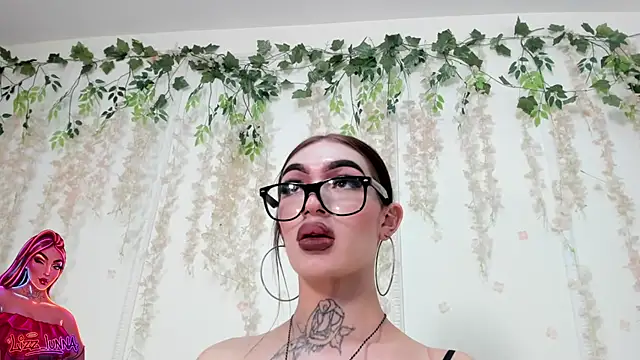 Snapshot of lizz_lunna chatting on 06/01/26, 04:03 lizz lunna online show from 06/01/26, 04:03