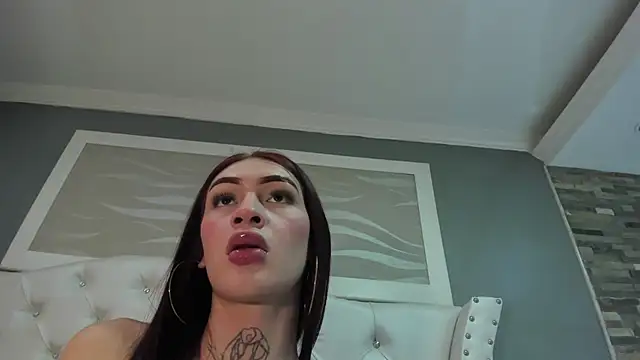 lizz lunna online show from 07/24/26, 08:07