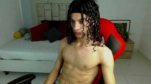 Snapshot of Axel_fox77 chatting on 01/13/26, 11:43 Axel fox77 online show from 01/13/26, 11:43