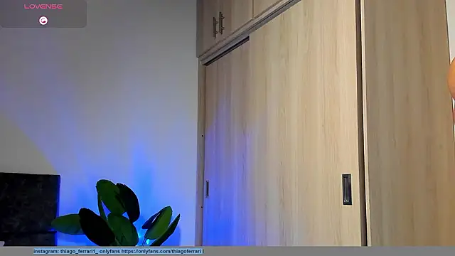 Snapshot of thiago_ferrari_ chatting on 02/27/26, 09:04 thiago ferrari online show from 02/27/26, 09:04
