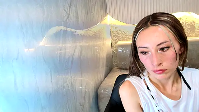 Snapshot of katalina_r_ chatting on 01/09/26, 05:10 katalina r online show from 01/09/26, 05:10