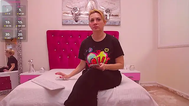 AmandaL1 online show from 01/14/25, 05:30