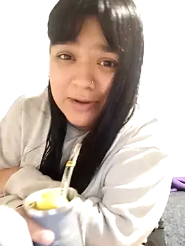 Snapshot of mimita4 chatting on 04/19/26, 05:51 mimita4 online show from 04/19/26, 05:51