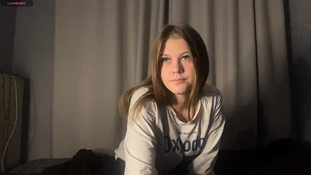 Snapshot of lilkaryne chatting on 02/15/26, 02:47 lilkaryne online show from 02/15/26, 02:47
