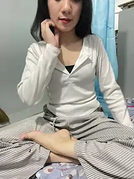Snapshot of berry_alma06 chatting on 01/18/26, 02:32 berry alma06 online show from 01/18/26, 02:32