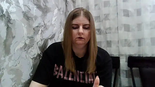 Snapshot of DarkRose0104 chatting on 04/01/26, 07:20 DarkRose0104 online show from 04/01/26, 07:20