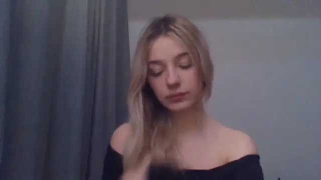 Snapshot of EvelineMagnetic chatting on 01/12/26, 03:39 EvelineMagnetic online show from 01/12/26, 03:39