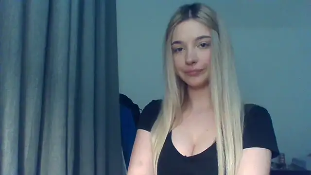 Snapshot of EvelineMagnetic chatting on 01/13/26, 03:17 EvelineMagnetic online show from 01/13/26, 03:17
