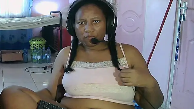 Eirondra valeen online show from 07/26/26, 01:40